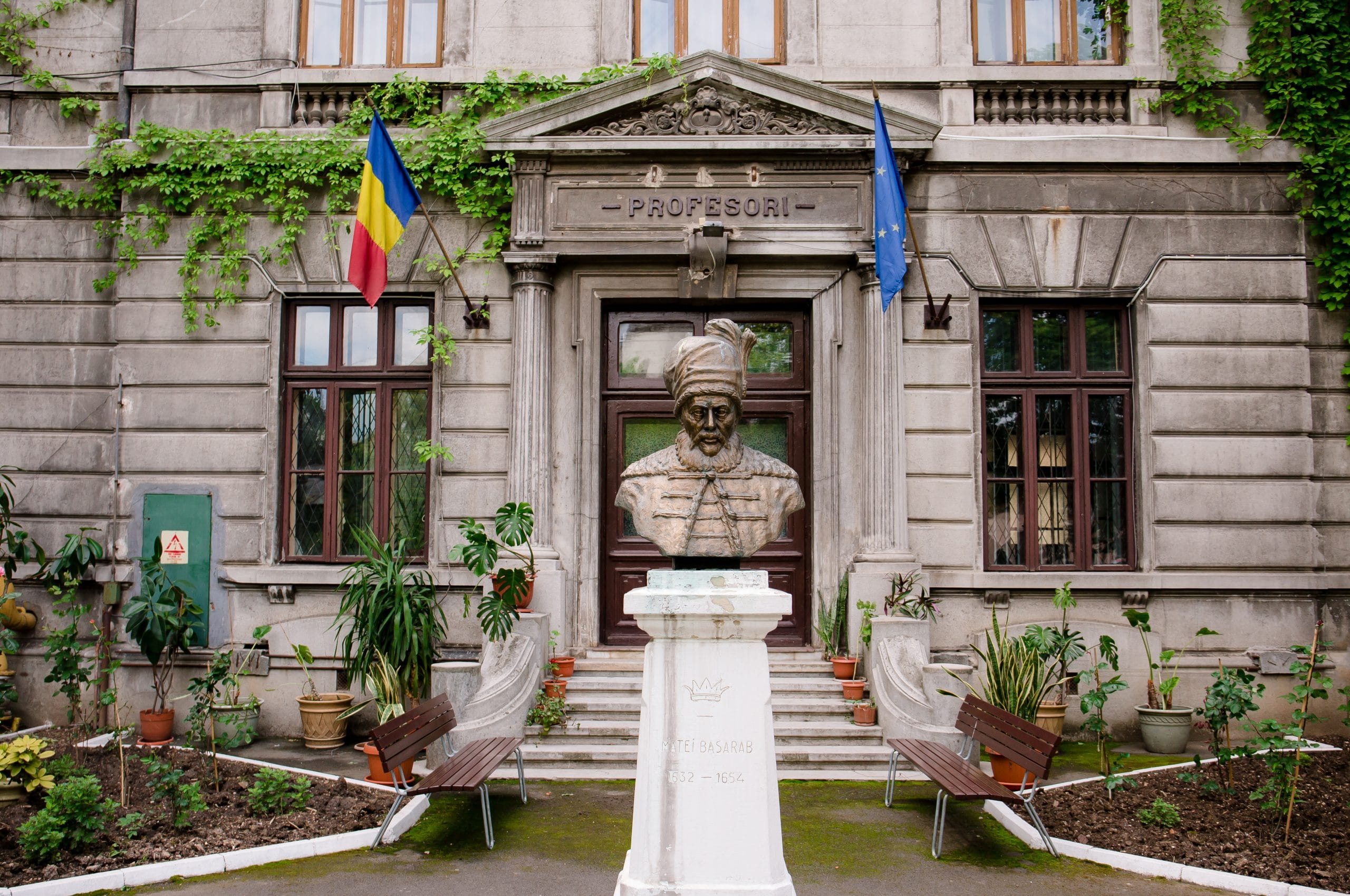 Evaluarea Structurii: Colegiul Matei Basarab